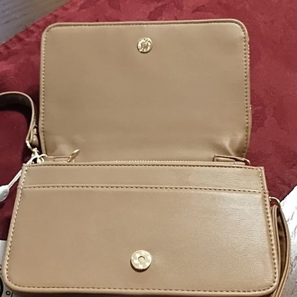 NWT VALENTINO ORLANDI, CROSSBODY BAG PURSE. VEGAN LEATHER. - Picture 5 of 9